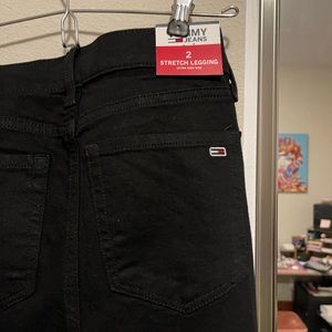 It’s a new stretch leggings ultra high rise, size 2 closures at the bottom.